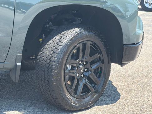 Used 2025 Chevrolet Silverado 1500 Custom Trail Boss w/ Turbomax Blackout Package AWD/4WD image 5