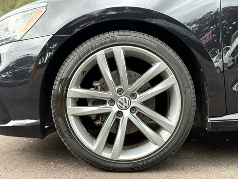 Used 2018 Volkswagen Passat 2.0T S image 11