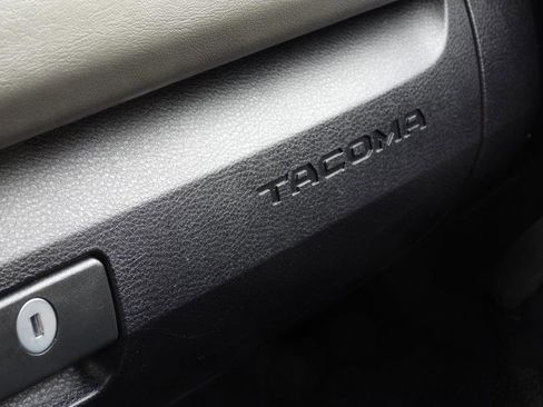 Used 2019 Toyota Tacoma SR5 RWD image 58