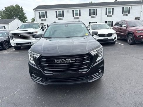 Used 2024 GMC Terrain SLT w/ Elevation Edition FWD image 13