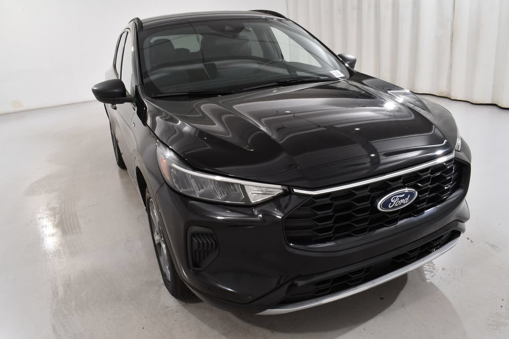Used 2024 Ford Escape ST-Line w/ Tech Pack #1 AWD/4WD image 4