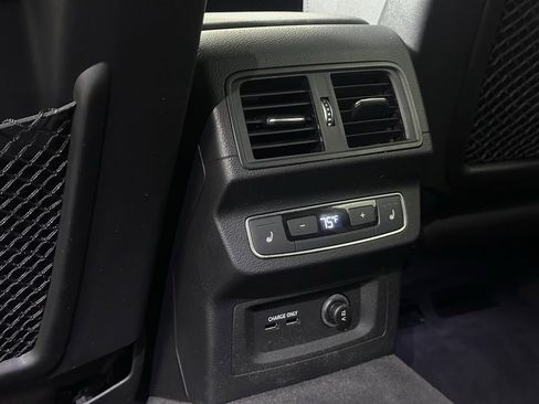 Used 2021 Audi Q5 e Prestige w/ Prestige Package image 23