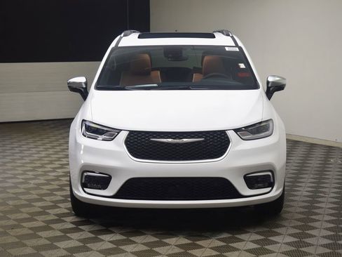 New 2026 Chrysler Pacifica Pinnacle w/ Trailer Tow Group image 2