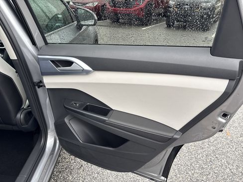 New 2026 Volkswagen Taos SE image 15