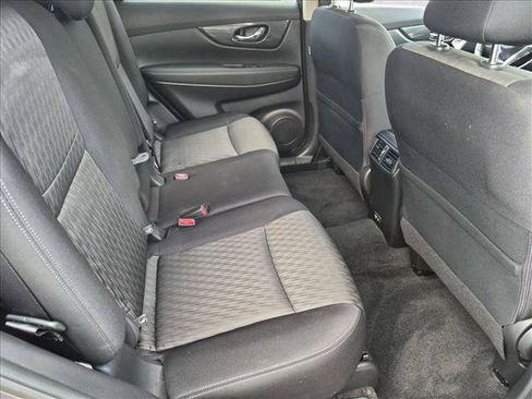 Used 2020 Nissan Rogue SV FWD image 19