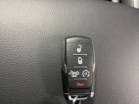 New 2026 RAM 1500 4x4 Crew Cab image 23