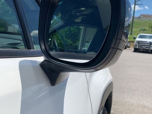 Certified 2025 Subaru Forester Premium AWD/4WD image 16