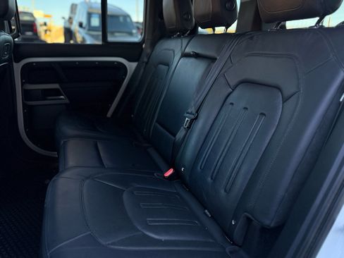 Used 2020 Land Rover Defender 110 First Edition image 11