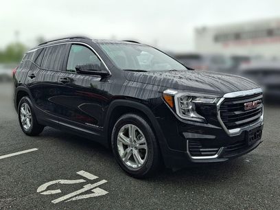 Used 2024 GMC Terrain SLE w/ Driver Convenience Package