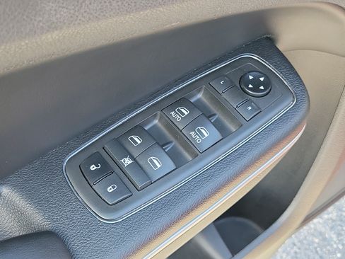 Used 2021 Chrysler 300 Touring L RWD image 24