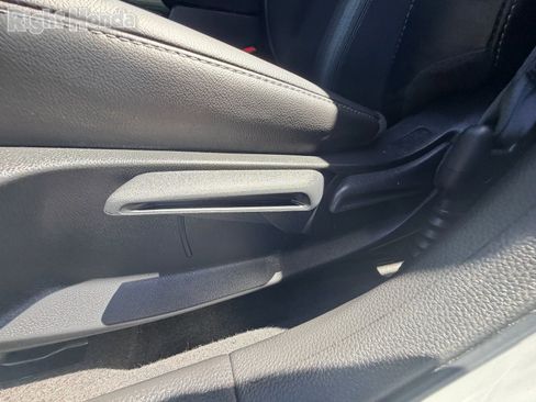 Used 2025 Honda Civic Sport image 17