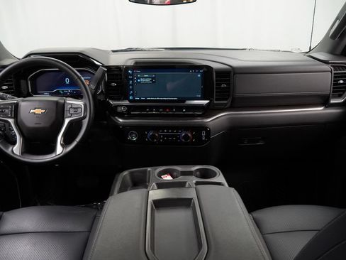 Used 2023 Chevrolet Silverado 1500 LT AWD/4WD image 8