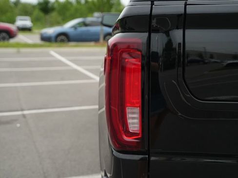 Used 2019 GMC Sierra 1500 SLT w/ SLT Premium Plus Package AWD/4WD image 46