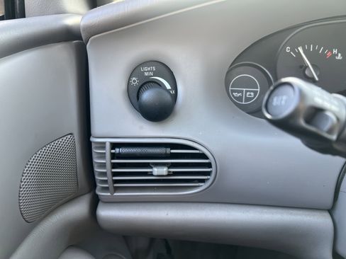 Used 2003 Buick Century Custom image 24