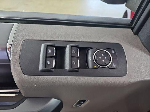 Used 2016 Ford F150 XLT w/ Equipment Group 302A Luxury AWD/4WD image 32