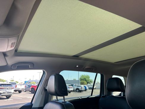 Used 2023 Volkswagen Atlas SE w/ Panoramic Sunroof Package AWD/4WD image 32