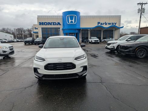 New 2026 Honda HR-V Sport image 8