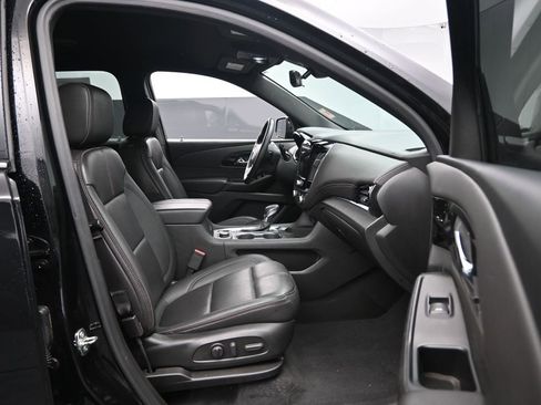Used 2023 Chevrolet Traverse RS image 35