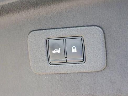 Used 2021 Nissan Armada Platinum w/ Captain's Chairs Package RWD image 46