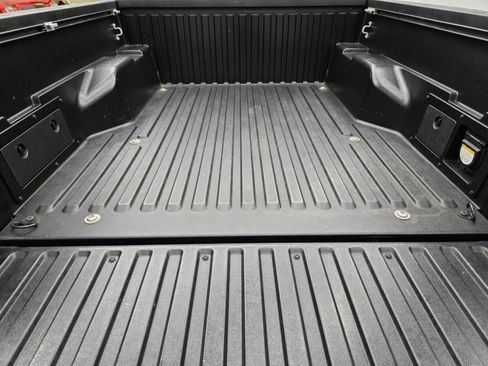 Used 2018 Toyota Tacoma TRD Sport image 11