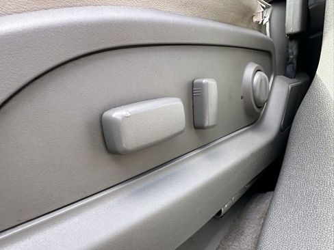 Used 2011 Chevrolet Traverse LT w/ Personal Connectivity Package image 15