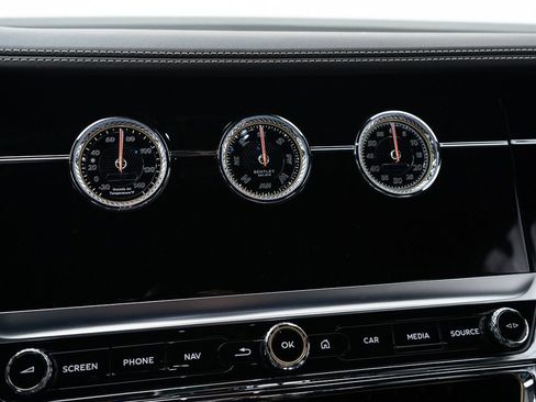 Certified 2023 Bentley Flying Spur Plug-In Hybrid AWD/4WD image 41