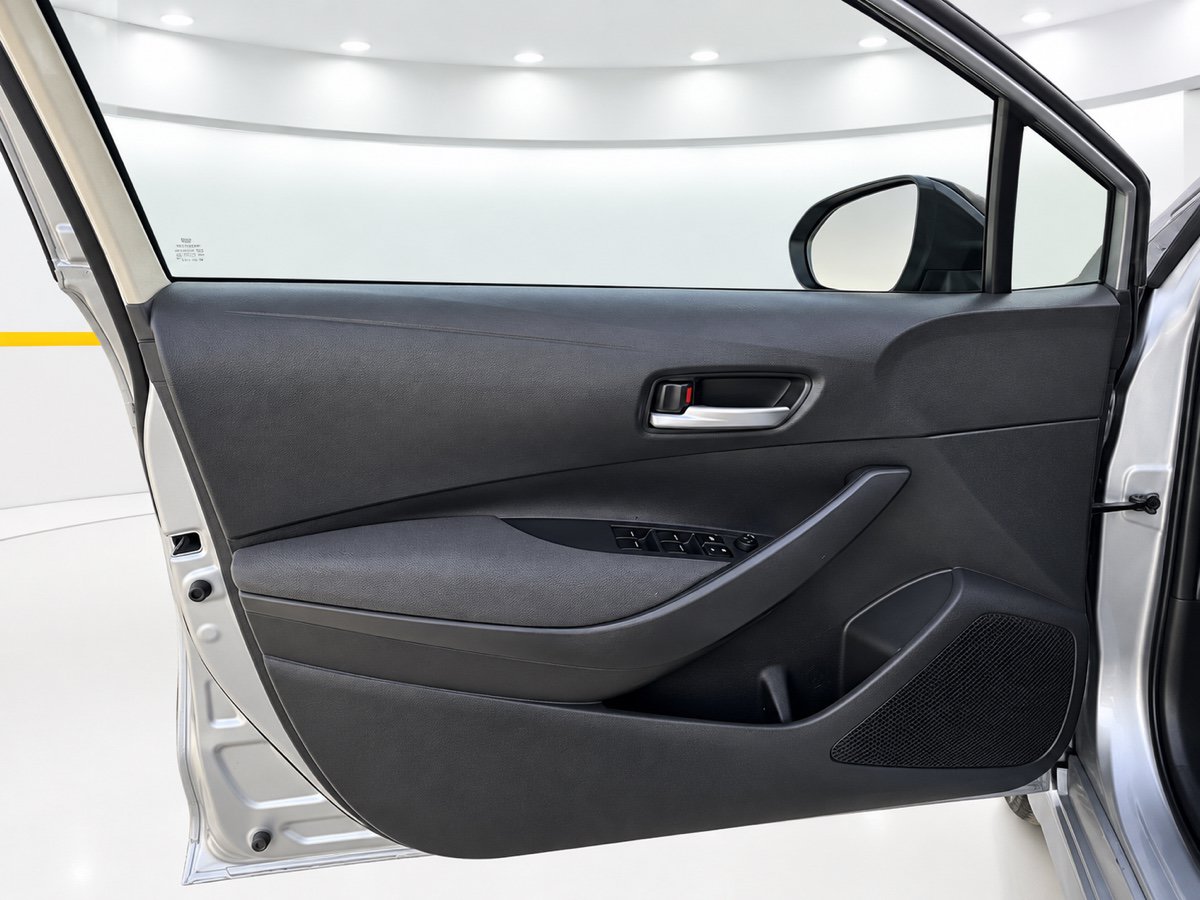 Used 2020 Toyota Corolla LE FWD image 10