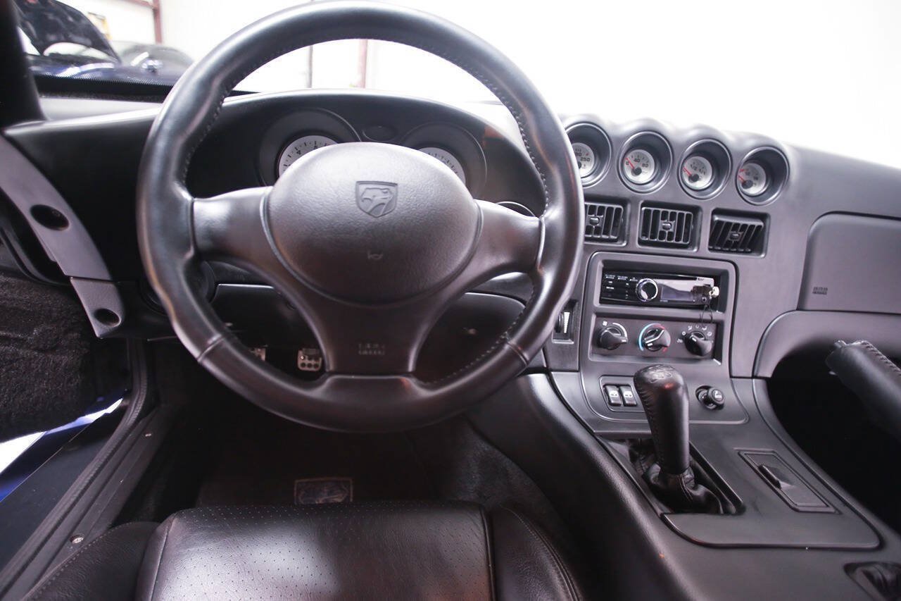 Used 1996 Dodge Viper GTS RWD image 16