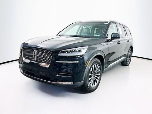 Certified 2023 Lincoln Aviator Reserve w/ Elements Package Plus AWD/4WD image 3