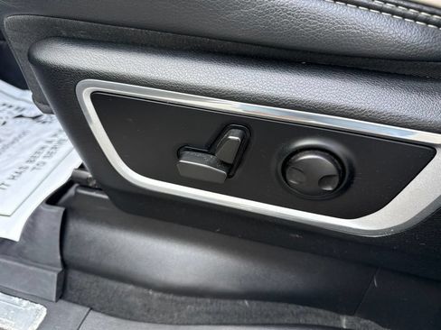 Used 2022 RAM 1500 Laramie AWD/4WD image 30