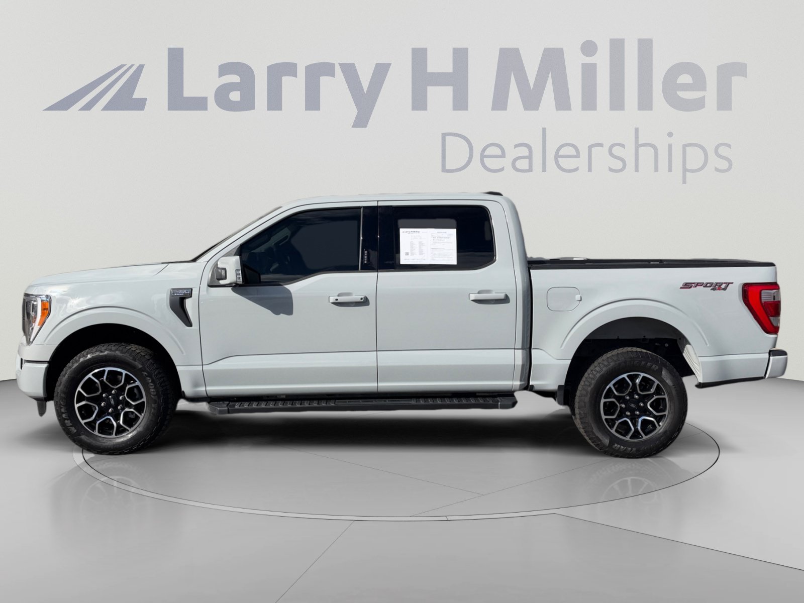 Used 2023 Ford F150 Lariat AWD/4WD image 2