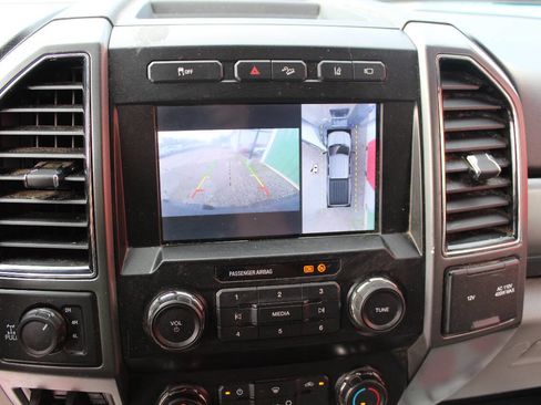 Used 2020 Ford F250 XLT w/ FX4 Off-Road Package image 12