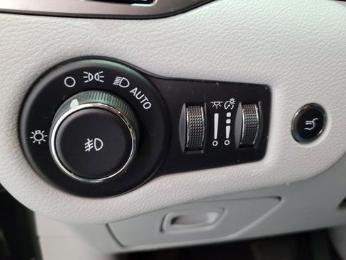 Used 2019 Jeep Cherokee Limited image 46