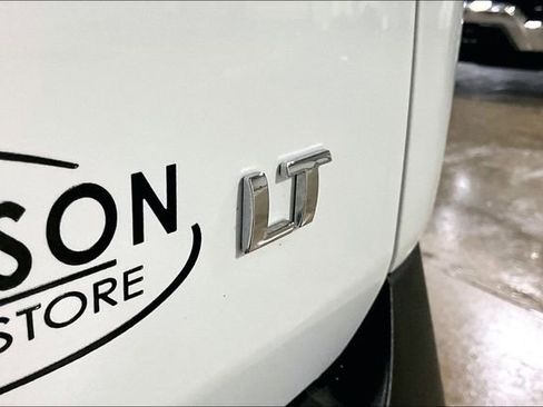 Used 2023 Chevrolet Traverse LT image 25