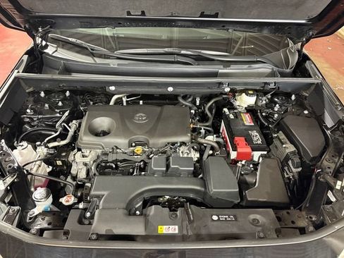 Certified 2025 Toyota RAV4 LE AWD/4WD image 10