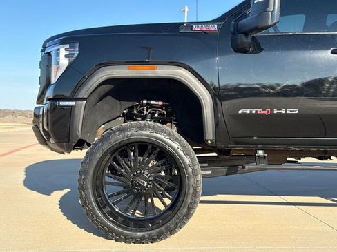 Used 2024 GMC Sierra 2500 AT4 w/ Max Trailering Package AWD/4WD image 5