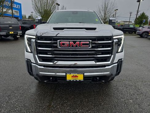 Certified 2025 GMC Sierra 3500 SLT w/ X31 Off-Road Package image 9