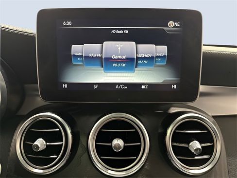 Used 2018 Mercedes-Benz GLC 300 4MATIC image 19