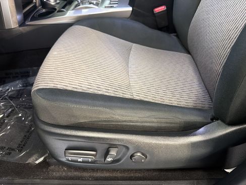 Used 2021 Toyota 4Runner SR5 AWD/4WD image 15
