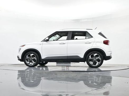 Used 2024 Hyundai Venue SEL FWD image 38