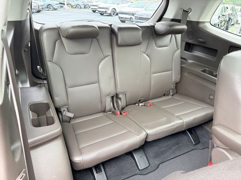 Used 2022 Kia Telluride SX w/ Towing Package FWD image 16