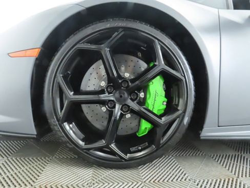 Used 2023 Lamborghini Huracan EVO image 26