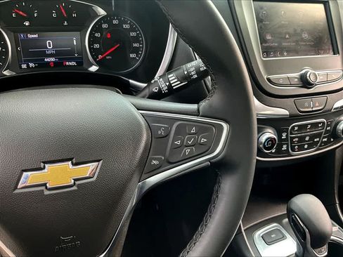 Used 2024 Chevrolet Equinox LT AWD/4WD image 14