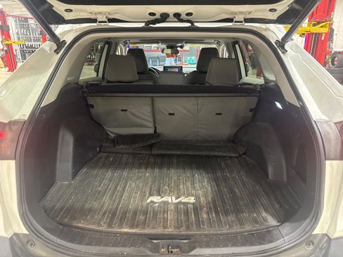 Used 2022 Toyota RAV4 XLE Premium AWD/4WD image 44