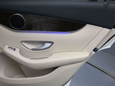 Used 2022 Mercedes-Benz GLC 300 GLC 300 w/ Premium Package Lite image 25