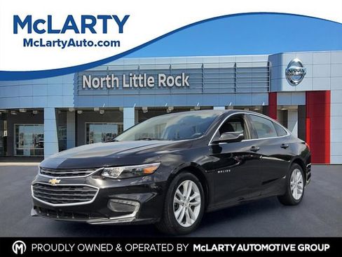 Used 2018 Chevrolet Malibu LT FWD image 1