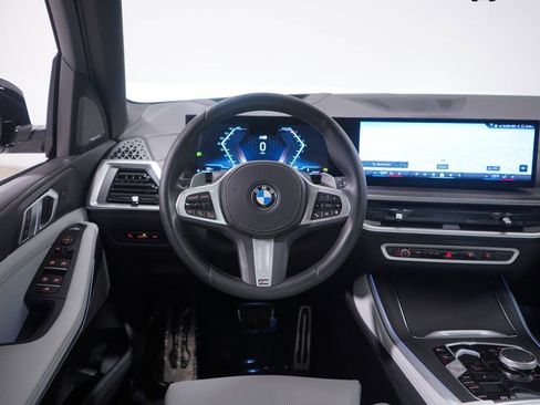 Used 2024 BMW X5 sDrive40i w/ M Sport Package RWD image 11