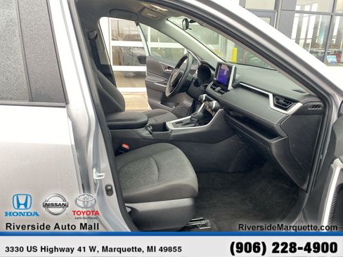 Used 2024 Toyota RAV4 XLE image 33