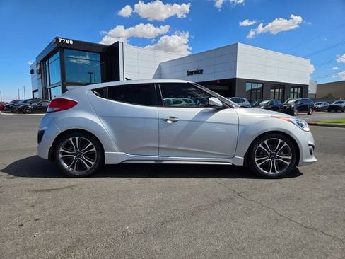 Used 2016 Hyundai Veloster Turbo w/ Option Group 04 FWD image 7