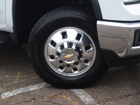 Used 2025 Chevrolet Silverado 3500 LTZ image 30